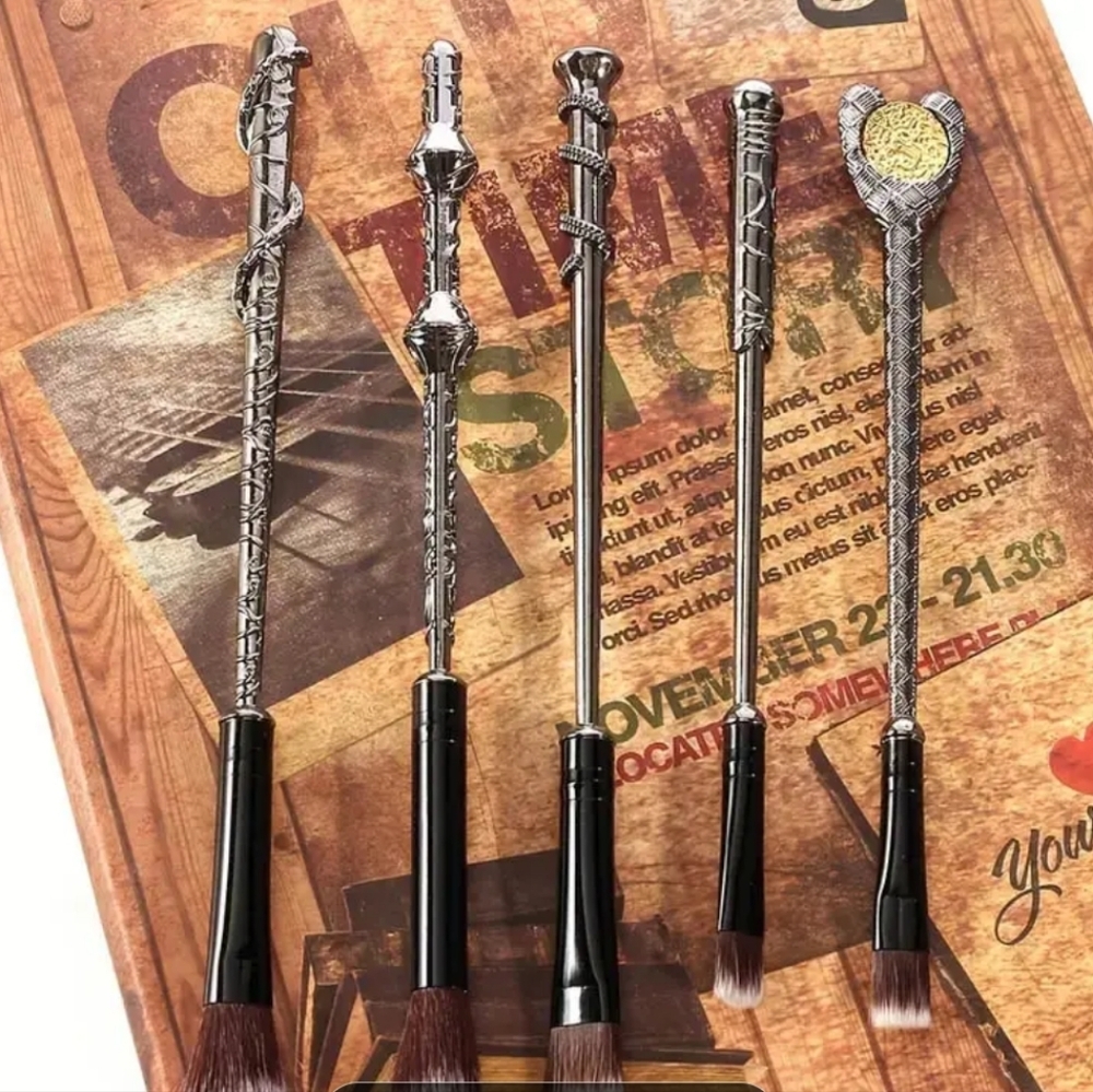 HARRY POTTER Vantage Makeup Brush Set with Pouch